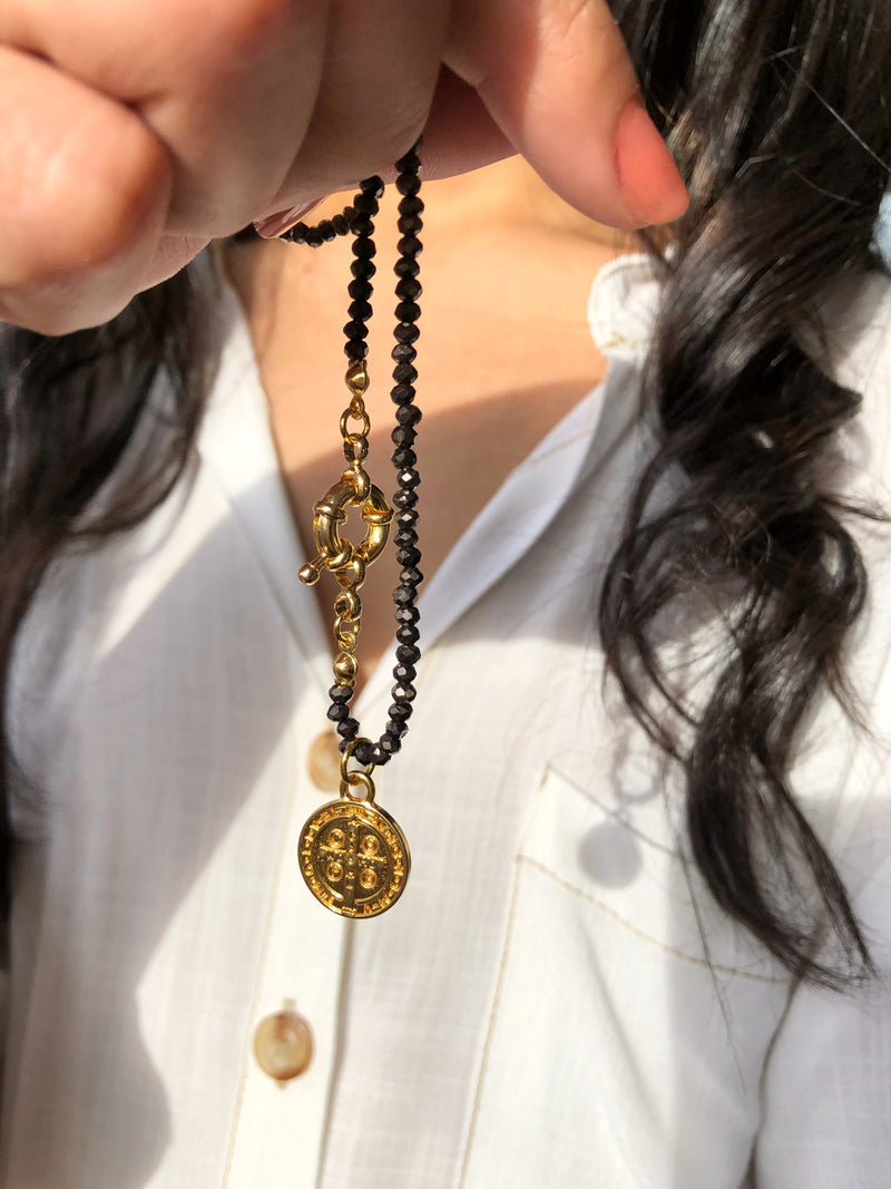 Colar Cristais Lapidados Grafite Com Medalha São Bento 45cm