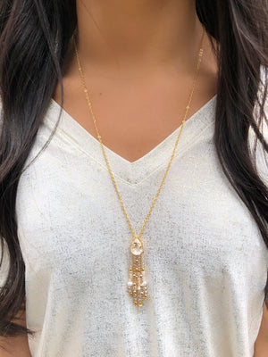 Colar Silmara Corrente Cadeado Com Gota Cristal E Franja Com Cristais Pérolas E Corrente