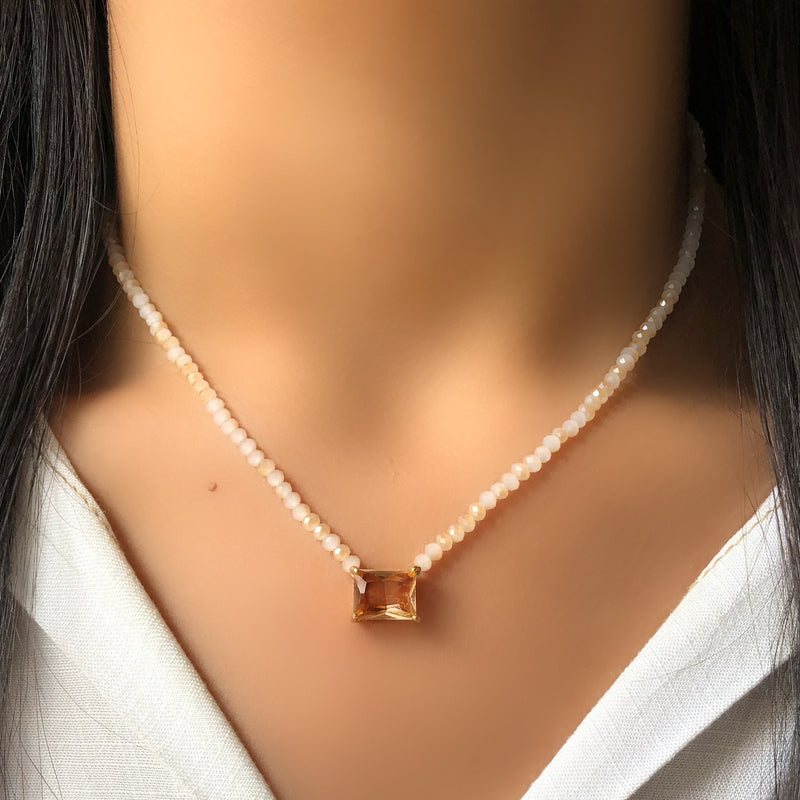 Colar Selena Perolado Com Baguete P Morganita 38cm