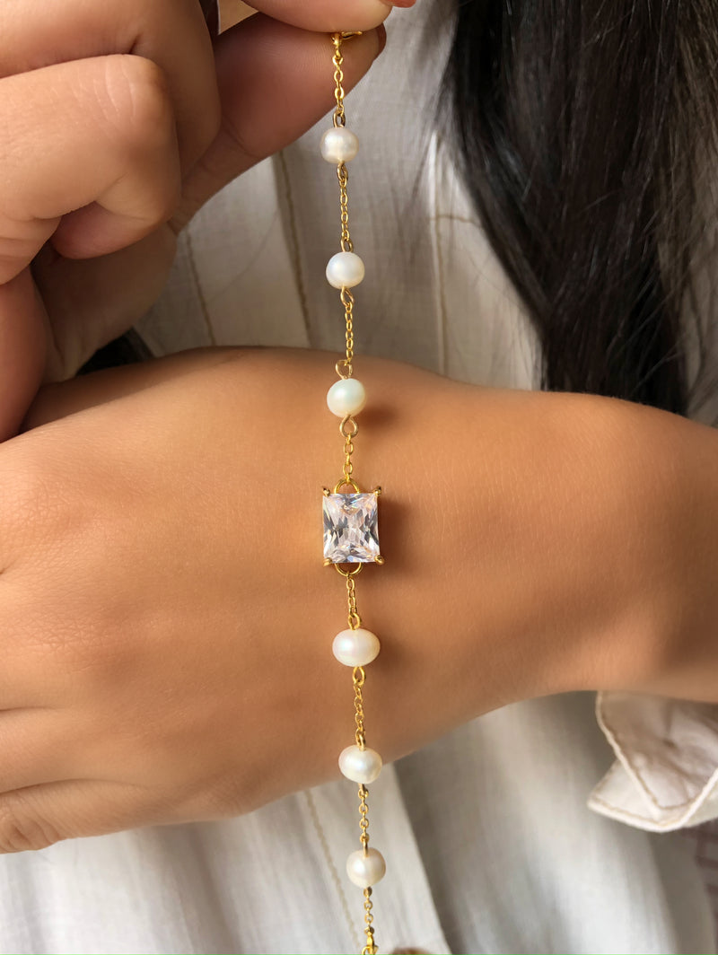 Pulseira Helena Com Pérolas E Baguete Zircônia Branca 16cm