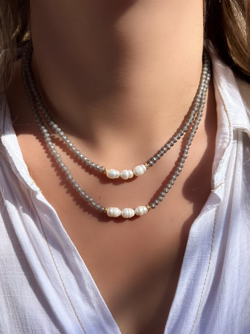 Colar Duplo Cristais Lapidados Cor Cinza Fosco Com Pérolas Naturais De Água Doce