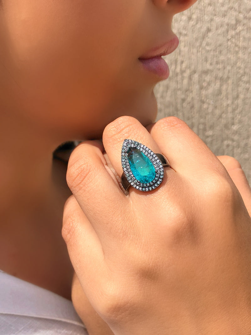 Anel Gota Grande Craquelada Cor Turmalina Paraíba Com Micro Zircônias Brancas Dupla RN