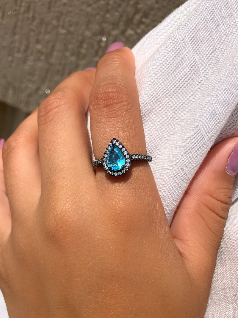 Anel Gota Pequena Craquelada Cor Azul Sky Com Micro Zircônias Brancas RN