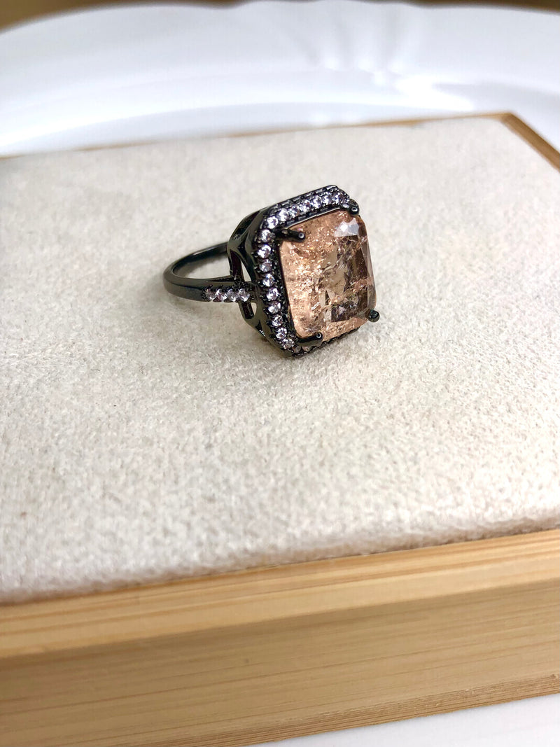 Anel Baguete Craquelada Cor Morganita Com Micro Zircônias Brancas RN