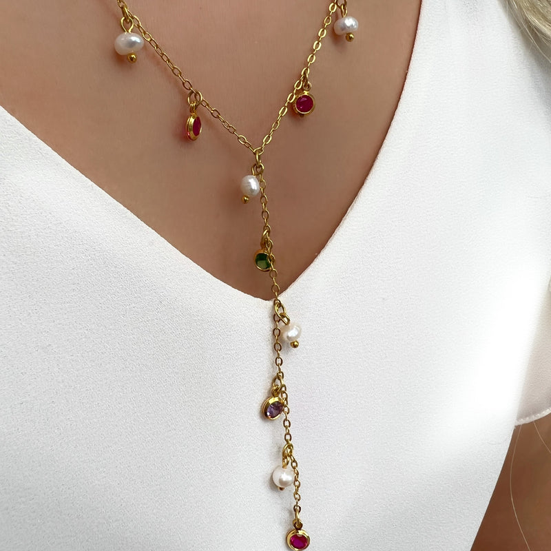 Gravata Corrente Cadeado Com Pérolas Água Doce e Zircônias Coloridas Penduradas