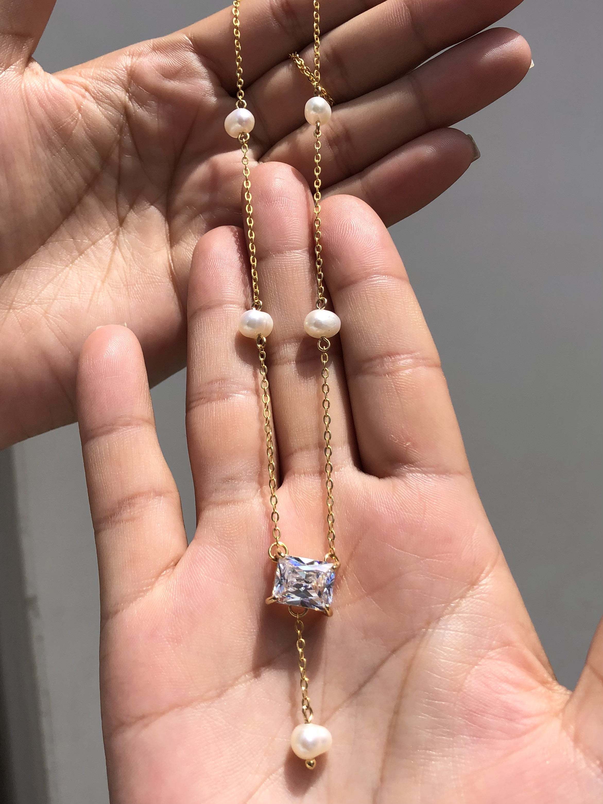 Colar Mara Corrente Com Pérolas Água Doce E Baguete Zircônia Branca 50cm