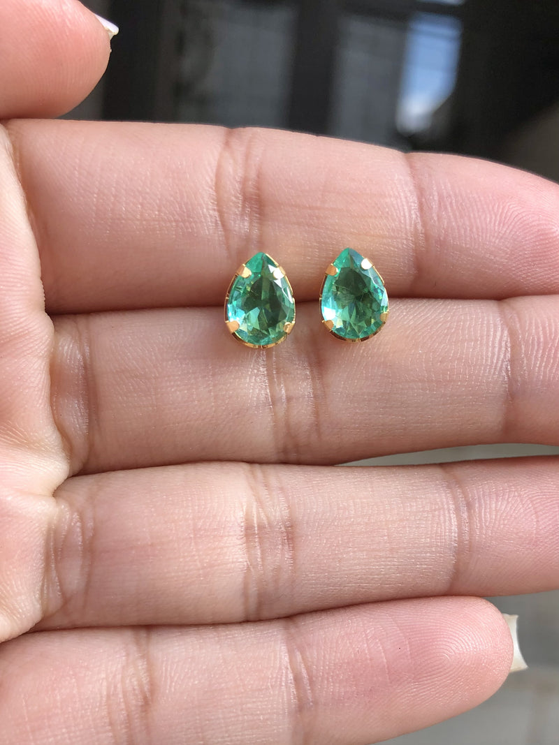 Par De Brincos Mini Gota Cristal Lapidado Cor Turmalina Paraíba