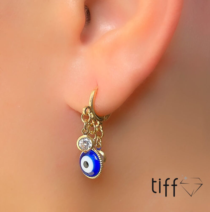 Brinco de argola com pingente folheado olho grego e zircônia cristal