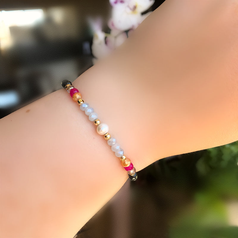 Pulseira Cristais Coloridos Com Azul, Pérola Água Doce E Detalhes Em Bolinhas