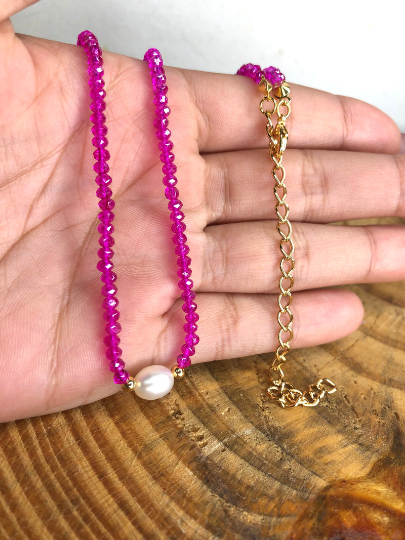 Colar Cristais Pink Com Pérola Água Doce E Detalhes Em Bolinhas