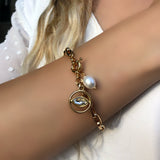 Pulseira Corrente Com Pingente Medalha Olho Grego Zircônia Cor Cristal E Pérola Água Doce