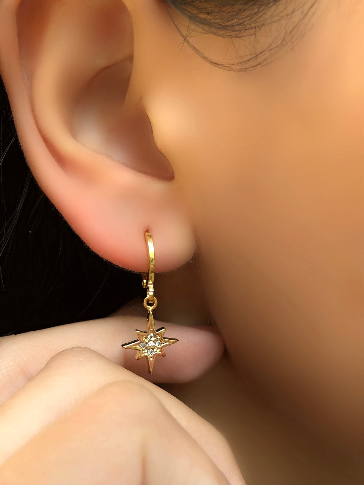 Brinco Argola Com Estrela Zircônia - Tiff Joias
