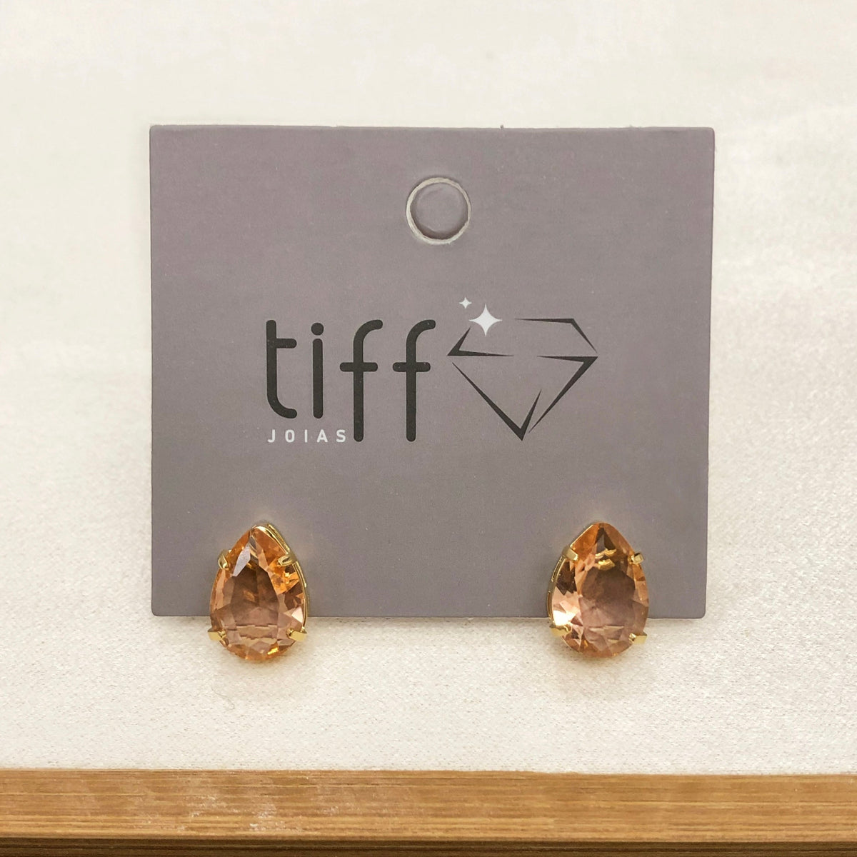 Brinco Gota Cristal Lapidado Cor Morganita - Tiff Joias