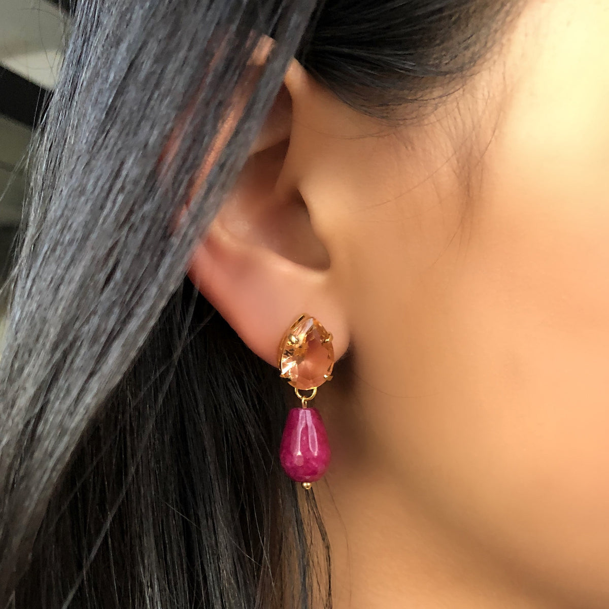 Brinco Gota Cristal Lapidado Cor Morganita E Pedra Natural Jade Rubi - Tiff Joias
