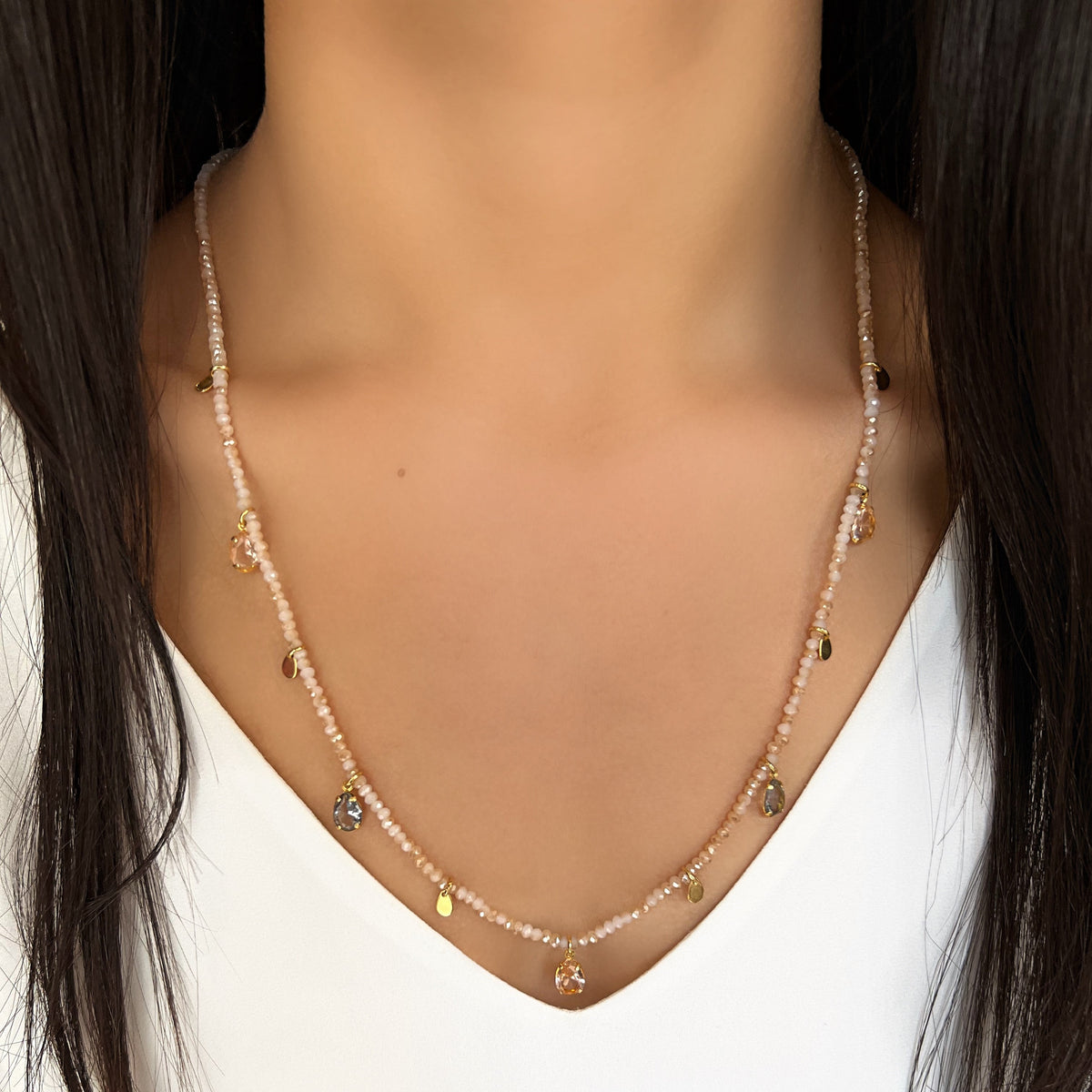 Colar Cristais Lapidados Cor Perolado E Gotas Cristais Lapidados Cor Morganita E Fumê Com Mini Gotas - Tiff Joias