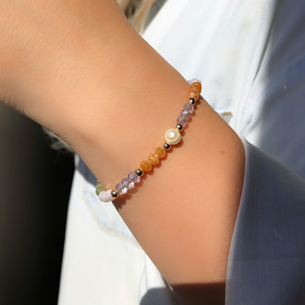 Pulseira Cristais Coloridos Com Laranja, Pérola Água Doce E Detalhes Em Bolinhas - Tiff Joias